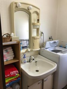 A bathroom at 民泊　二見のおうち