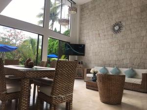 TV a/nebo společenská místnost v ubytování HERMOSA CASAQUINTA FAMILIAR CONDOMINIO CAMPESTRE EL PEÑON Piscina Privada Campo de Golf