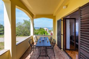 Photo de la galerie de l'établissement Apartment Mari - with view, à Novigrad