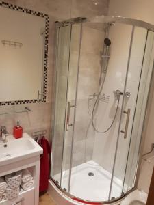 Kúpeľňa v ubytovaní Apartamenty Marco 3 przy Dworcu-Stare Miasto-Super Wi Fi