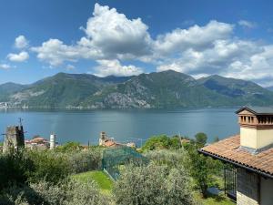 Afbeelding uit fotogalerij van Pleasant holiday home in Marone with balcony terrace in Marone