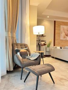 Un lugar para sentarse en Fairview Luxury Apartments