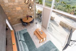 Balkón alebo terasa v ubytovaní Rikanthos Stone Sea View Apartment Ι