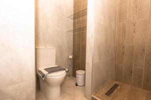 Kúpeľňa v ubytovaní Rikanthos Stone Sea View Apartment Ι