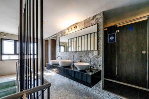 Koupelna v ubytování 樂客背包旅棧 Local Backpacker Hostel