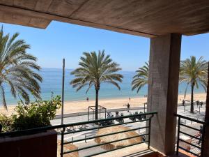 Imagen de la galería de California Beach Apartment by Trip2Portugal, en Sesimbra