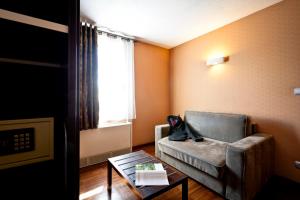 Ruang duduk di Kyriad Lyon Sud - Saint Genis Laval