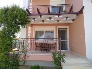 Balkón alebo terasa v ubytovaní Philoxenia Apartments II
