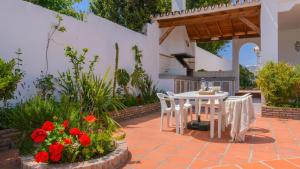 Vonkajšia záhrada v ubytovaní Villa Angeles Nerja by Ruralidays