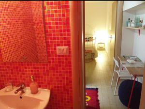 A bathroom at Terrazza Sui Sassi