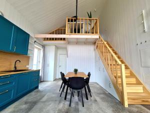 Φωτογραφία από το άλμπουμ του Lovely new 2-bedroom EV friendly apartment σε Svencelė