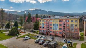 Výhľad na hory alebo výhľad na hory priamo z apartmánu