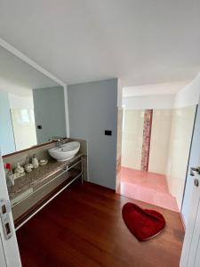 Postel nebo postele na pokoji v ubytování Hotel New York