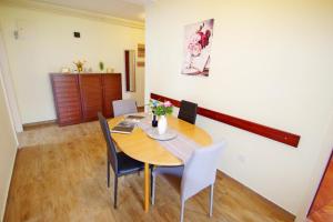 Posedenie v ubytovaní Apartment Suzi Valdebek