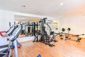 Posilňovňa alebo fitness centrum v ubytovaní AliceBungalowPoolView-Summer