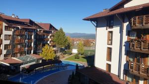 Nespecifikovaný výhled na hory nebo výhled na hory při pohledu z aparthotelu