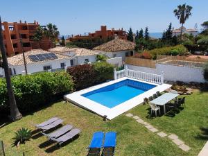 Imagen de la galería de Beautiful 5 Bedroom Villa, Sea Views, Private Pool, Estepona newly refurbished, en Estepona