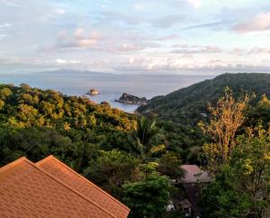 Afbeelding uit fotogalerij van Tree House Bungalows Koh Tao in Ko Tao