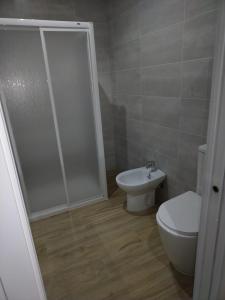 CASTRO Suites Osuna的一间浴室