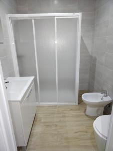 CASTRO Suites Osuna的一间浴室