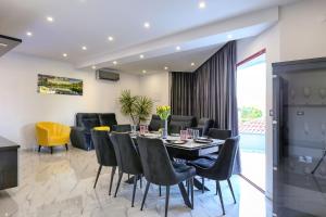 Posedenie v ubytovaní Luxury Holiday House Zadar