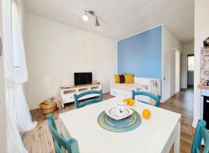 TV o dispositivi per l'intrattenimento presso Villa Colombo 100m from the beach
