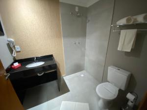 Bilik mandi di VIPPER Hotel