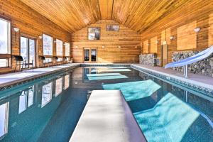 Gallery image of Lodge with Indoor Pool, Along Devils Lake Park in Merrimac