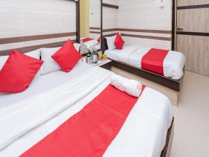 Postel nebo postele na pokoji v ubytování Hotel Al Moazin