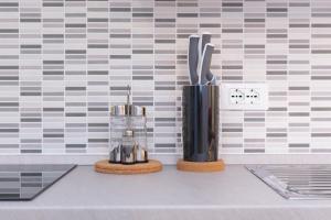 Coffee and tea making facilities at GiNa Guest House
