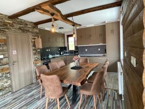 A kitchen or kitchenette at Belvedere Hills