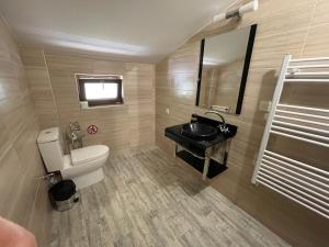 Ванна кімната в Belvedere Hills
