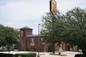 Fotografie z fotogalerie ubytování Super 8 by Wyndham Farmers Branch/North Dallas v destinaci Farmers Branch