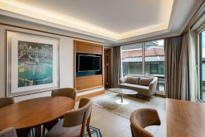 TV o dispositivi per l'intrattenimento presso Radisson Blu Bosphorus Hotel