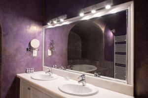 Bagno di Asha Luxury Suites