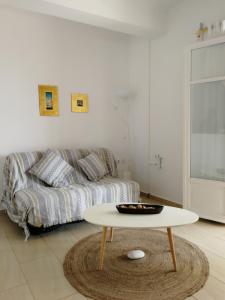 Posezení v ubytování Gio st Gio apartment 1 Antiparos st.Giorgio