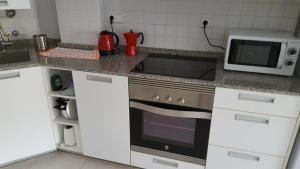 Kuchyňa alebo kuchynka v ubytovaní Apartamento en Vera a 300 m de la playa, con patio y salida directa a calle