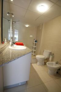 Kúpeľňa v ubytovaní Apartamento en Vera a 300 m de la playa, con patio y salida directa a calle