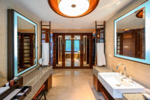 Afbeelding uit fotogalerij van Centara Grand Beach Resort & Villas Krabi in Ao Nang Beach