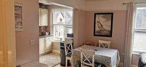 Fotografie z fotogalerie ubytování Flat 12 Sebastian Court - 2 beds with a four poster v destinaci Scarborough