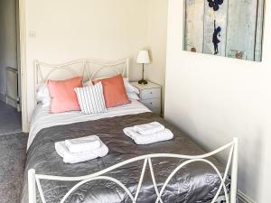 Gallery image of Stay In The Heart Of 'Bishy Road' At The Vines With Free Parking - York Holiday Home in York