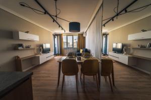 Η κουζίνα ή μικρή κουζίνα στο Top location,Sea ​​View and luxury apartments in Symphony residence