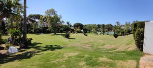 Fotografia z galérie ubytovania Precioso Ático en Playa con Piscina v destinácii Estepona