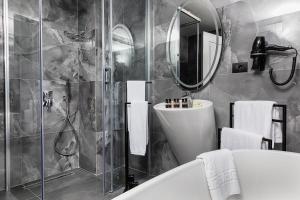 Koupelna v ubytování Pera Bosphorus Hotel