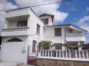 The building in which A villát is located