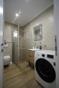 Ένα μπάνιο στο Apartment Ana +33 φωτογραφίες