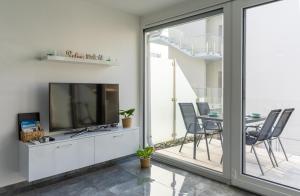 Rõdu või terrass majutusasutuses Relax Beach Apartman