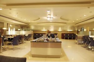 Restaurace v ubytování Hotel DSF Grand Plaza