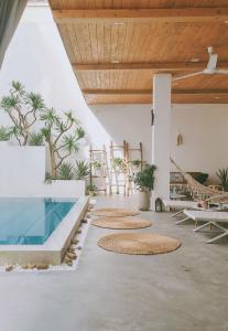 Bazén v ubytování LaDa's House Da Nang nebo v jeho okolí