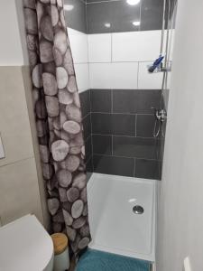 Koupelna v ubytování Schöne Wohnung im Zentrum von Ahnatal